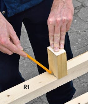 Pihavaraston seinien mittaaminen Pihavaraston neljän seinän mittaaminen